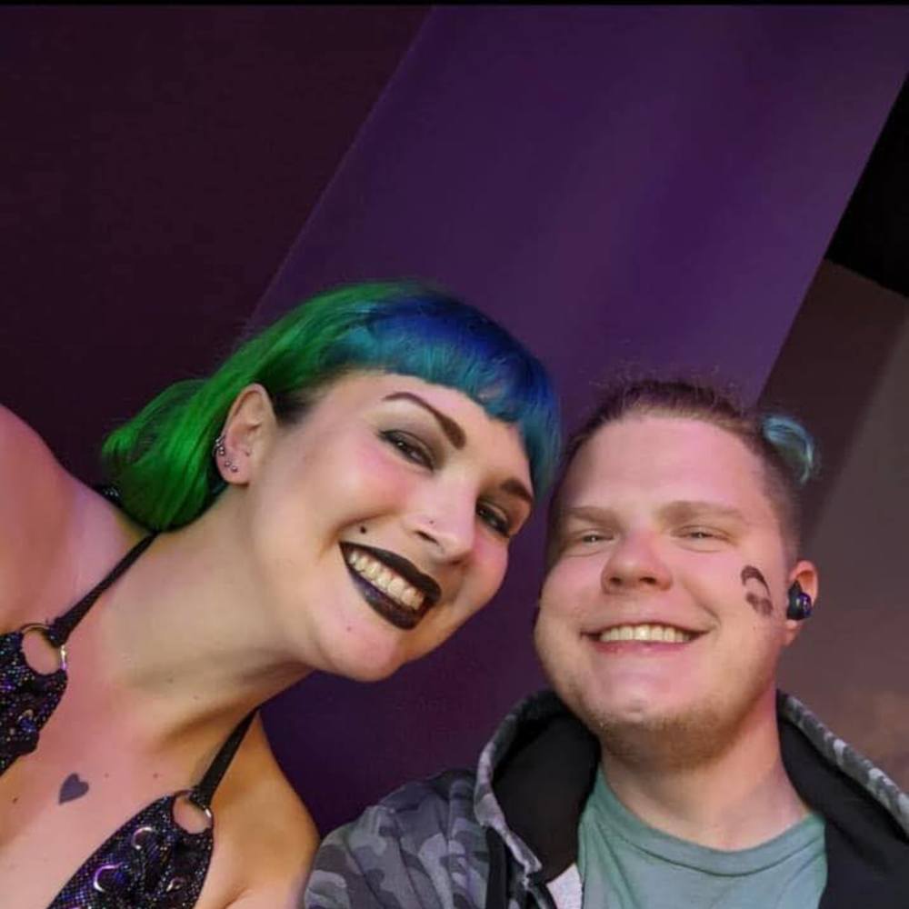 Meet your Posher, Courtney